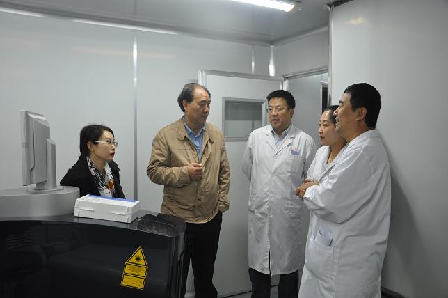省科技厅、卫计委专家来我院视察指导眼科临床研究工作