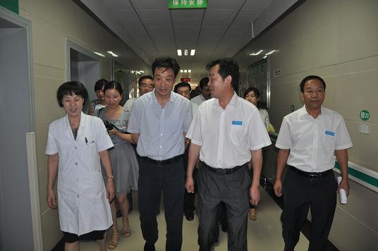 省政府副秘书长、省卫计委主任戴征社一行来我院调研医药卫生体制改革工作